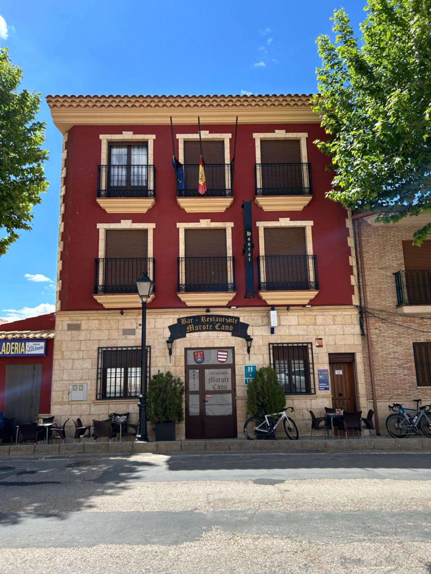 Hostal Restaurante Morote Cano Lezuza Exterior foto